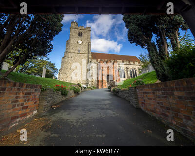 RAYLEIGH, ESSEX, Großbritannien - 27. OKTOBER 2017: Außenansicht der Holy Trinity Parish Church Stockfoto