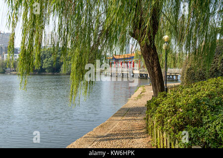 Bayi Park - Oktober Ansicht der Lakeside Park in Nanchang, Jiangxi, China. Stockfoto