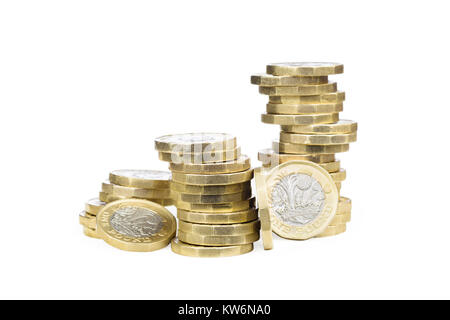 Wackeligen Stapel des britischen Pfund Sterling Pfund Münzen Stockfoto