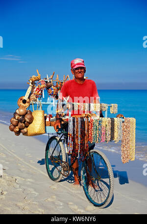 Souvenirs am Strand, Kuba Stockfoto