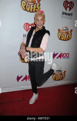 NEW YORK, NY - Dezember 12: Frankie Grande besucht z 100 s Jingle Ball im Madison Square Garden am 12. Dezember 2014 in New York City People: Frankie Grande Stockfoto