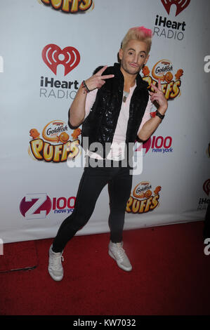 NEW YORK, NY - Dezember 12: Frankie Grande besucht z 100 s Jingle Ball im Madison Square Garden am 12. Dezember 2014 in New York City People: Frankie Grande Stockfoto