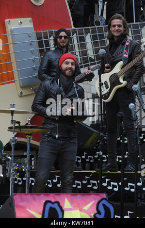 NEW YORK, NY - 27. NOVEMBER: die Gäste besucht die 88. jährliche Macys Thanksgiving Day Parade am 27. November 2014 in New York City, New York, Leute: die Gäste Stockfoto