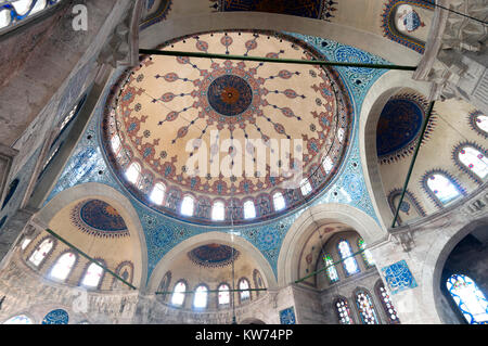 Januar, 27 2010 ISTANBULThe Sokollu Mehmed Pascha Moschee (Türkisch: Mehmet Pasa Sokollu Camii) ist eine osmanische Moschee in der Kadirga Nachbarschaft Stockfoto