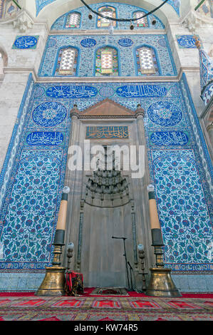 Januar, 27 2010 ISTANBULThe Sokollu Mehmed Pascha Moschee (Türkisch: Mehmet Pasa Sokollu Camii) ist eine osmanische Moschee in der Kadirga Nachbarschaft Stockfoto