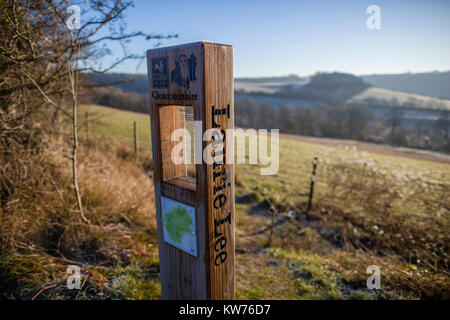 Laurie Lee Weise Poesie Post an den Stieren Kreuz, Stroud, Gloucestershire. Stockfoto