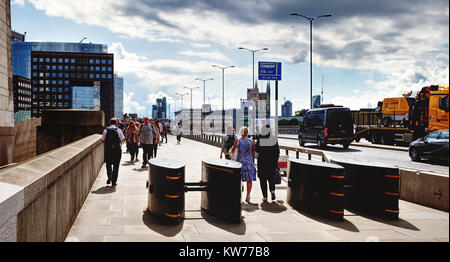 Anti-terror-Barrieren auf die London Bridge Stockfoto