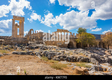 Stoa, Portikus und Propyläen auf der Akropolis von Lindos (Rhodos, Griechenland) Stockfoto