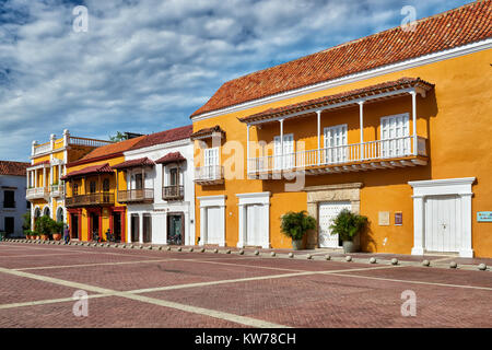 Historische Fassade an der Plaza de la Aduana, Cartagena de Indias, Kolumbien, Südamerika Stockfoto