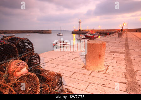 Donaghadee Hafen und Leuchtturm im County Down Stockfoto