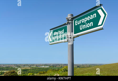 UK ein Weg, und die EU das andere Konzept unterzeichnen. Die Europäische Union und Großbritannien Wegweiser. Brexit Konzept. Brexit Zeichen. Stockfoto