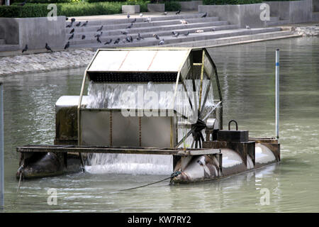 Inon Wassermühle Kreis im Teich in der Nähe von univercity, Bangkok, Thailand Stockfoto