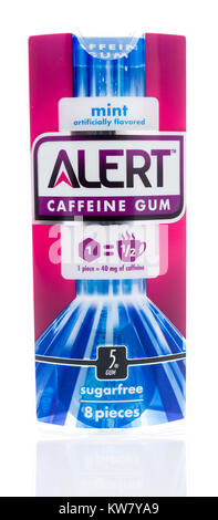 Winneconne, WI - 14. Dezember 2017: ein Paket von Alert Koffein Kaugummi auf einem isolierten Hintergrund. Stockfoto