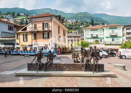 Locarno, Schweiz - 28. Mai 2016: Eisen Skulptur in Locarno, Schweiz. Locarno ist eine Stadt am nördlichen Ende des Lago Maggiore in der Swi entfernt Stockfoto