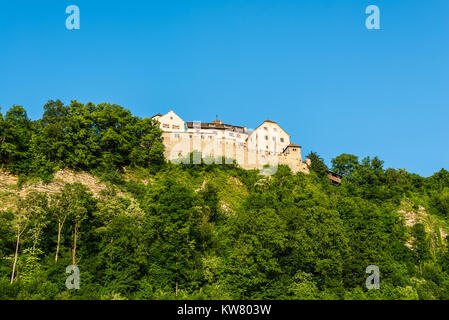 Vaduz, Liechtenstein - 28. Mai 2016: Das Schloss Vaduz in Liechtenstein. Fürstentum Liechtenstein ist eines der kleinsten Länder der Welt. Es ist Stockfoto