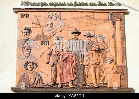 Gedenktafel zur Erinnerung an 100 Jahre St. Johannes Bosco, Don Bosco, Taormina, Sizilien, Europa Stockfoto