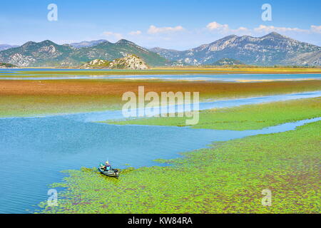 Fischerboot auf Skutarisee, Montenegro Stockfoto