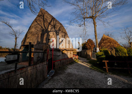 Caorle - 30. Dezember 2017. Detailansicht von "Casoni", traditionelles Fischerhaus in der "Insel der Fischer' im Nordosten von Italien. Stockfoto