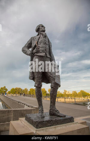 Statue von Thomas Jefferaon durch die Passerelle de Solferino, Paris, Frankreich Stockfoto