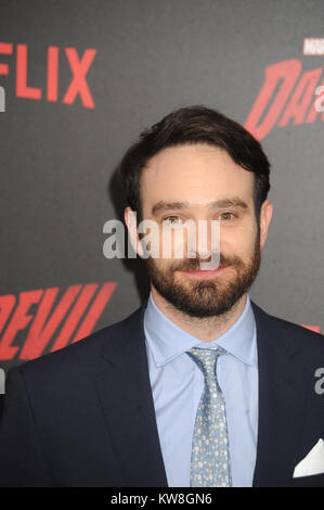 NEW YORK, NY - 10. März: Charlie Cox nimmt an den 'Daredevil' Saison 2 premiere auf AMC Loews Lincoln Square 13 Theater am 10. März 2016 in New York City. Personen: Charlie Cox Stockfoto