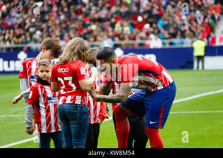 Madrid, Spanien. 31. Dezember, 2017. Vitolo bei seiner Präsentation als neuer Spieler von Atletico de Madrid am Wanda Metropolitano Stadion in Madrid, Spanien, 31. Dezember 2017. Credit: Gtres Información más Comuniación auf Linie, S.L./Alamy leben Nachrichten Stockfoto