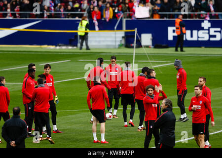 Schulung der Öffentlichkeit anlässlich der Vorstellung des Vitolo und Diego Costa am Ende des Jahres an der Wanda Metropolitano Stadion in Madrid, Spanien, 31. Dezember 2017 offen. Credit: Gtres Información más Comuniación auf Linie, S.L./Alamy leben Nachrichten Stockfoto