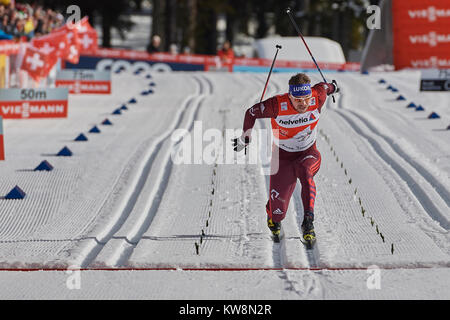 Lenzerheide, Schweiz, 31. Dezember 2017. USTIUGOV Sergey (RUS) während der Mens 15 km klassisch Konkurrenz an den FIS Langlauf Weltcup Tour de Ski 2017 in Lenzerheide. Foto: Cronos/Rolf Simeon Stockfoto