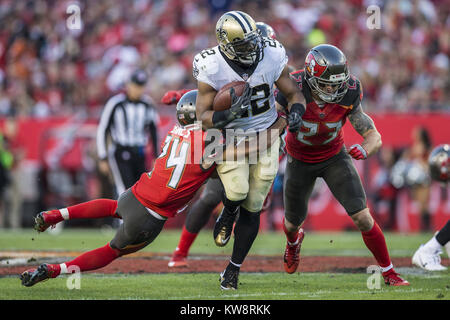 Tampa, Florida. 31 Dez, 2017. bei Raymond James Stadion am Sonntag, den 31. Dezember 2017 in der Kredit: Travis Pendergrass/ZUMA Draht/Alamy leben Nachrichten Stockfoto