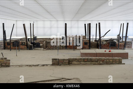 Oranienberg, Brandenburg, Deutschland. 19 Juli, 2012. 20120719 - Blick auf das krematorium Ruinen in das Konzentrationslager Sachsenhausen, einem ehemaligen NS - Konzentrationslager in der Nähe von Oranienburg, Deutschland. Credit: Chuck Myers/ZUMA Draht/Alamy leben Nachrichten Stockfoto