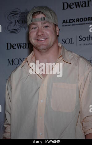 INDIAN CREEK, FL. Januar 21: NY Riese Jeremy Shockey zusammen mit Freunden Jeremy Shockey, Joanna Krupa, Wayne Boich bei 12 Texas des 2. jährlichen Dewar Hold'em Poker Turnier. Von Alex Rodriguez, DEWAR'S 12 und Boys & Girls Clubs in Miami gehostet werden. Januar 21, 2006 in Indian Creek, Florida Personen: Jeremy Shockey Stockfoto