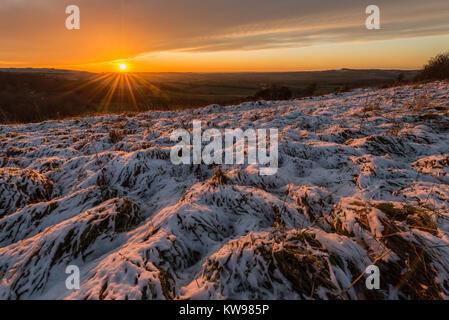 Schneebedeckte alte Winchester Hill, South Downs National Park, Hampshire, England, South UK Stockfoto