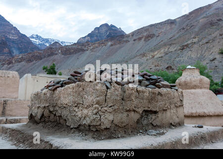 Tabo Kloster und Relikte aus der road trip von Spiti Valley, Himachal Pradesh, Indien. Stockfoto