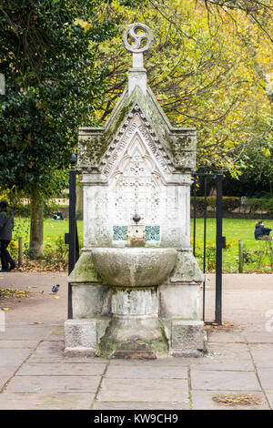 Victorian gothic Trinkwasser Brunnen 1861, Lincoln's Inn Fields, London, UK Stockfoto