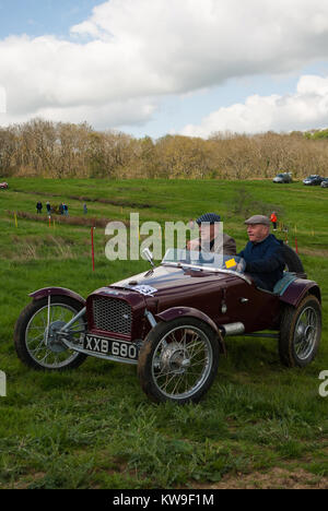 Canon Studien Auto auf einer historischen sportliche Auto Trial bei Long Compton England konkurrieren Stockfoto