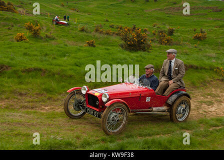 Historische sporting Studien Auto auf einer historischen sportliche Auto Trial bei Long Compton England konkurrieren Stockfoto