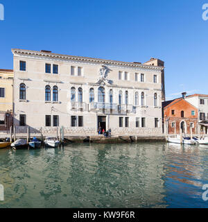 Außenansicht des Murano Glass Museum, das Museo Del Vetro, Murano, Venedig, Venetien, Italien Stockfoto