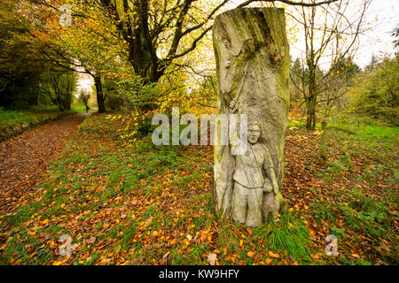 Bury Gräben Eisenzeit Hill fort Gräben und Wall Banken als Teil seiner defensiven Erdarbeiten alten Denkmal Stockfoto