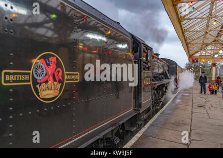 London, Midland and Scottish Railway Klasse 5 MT ("Schwarze 5") 4-6-0 Nr. 45212 East Lancashire Eisenbahn. Ramsbottom station. Stockfoto