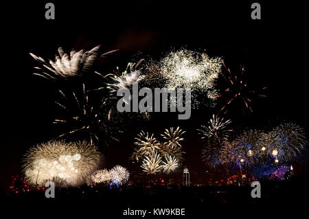 Feuerwerk in London am Silvester Stockfoto