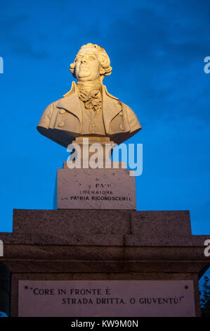 Korsika: die Statue von Pascal Paoli, corse Politiker und allgemein als der Vater des Vaterlandes, auf dem Hauptplatz von Ile-Rousse Stockfoto