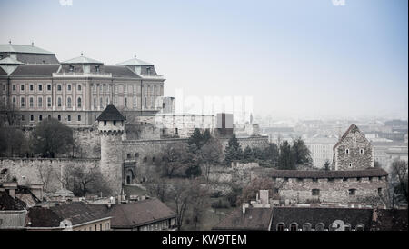 BUDAPEST, Ungarn - 20. FEBRUAR 2016: Turm von Fisherman's Bastion in Budapest, Ungarn Stockfoto