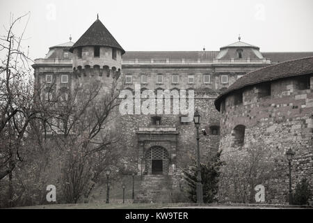 BUDAPEST, Ungarn - 20. FEBRUAR 2016: Turm von Fisherman's Bastion in Budapest, Ungarn Stockfoto