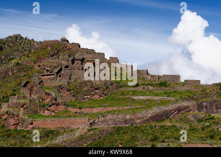 Südamerika, Pisac () - Inka Ruinen von Pisaq im Heiligen Tal in den peruanischen Anden, Peru Stockfoto