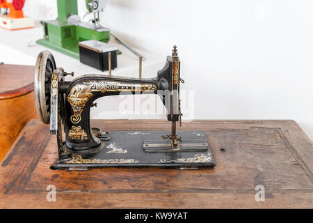 Alte Nähmaschine. Stockfoto