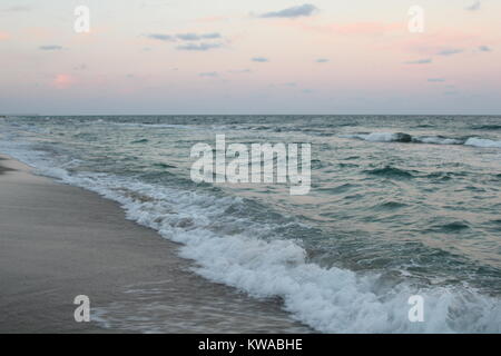 Am Meer bei Sonnenuntergang Stockfoto
