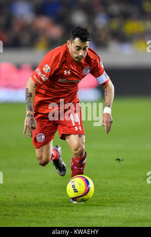 Dez 30, 2017: Toluca Mittelfeldspieler Rubens Sambueza (14), die in Aktion während der Tour Ãguila Fußballspiel zwischen Toluca und Verein Amerika bei BBVA Compass Stadion in Houston, TX. Chris Brown/CSM Stockfoto