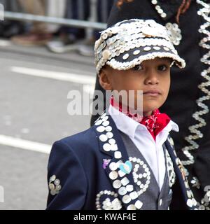 London, Großbritannien. 1 Jan, 2018. Tausende von Künstlern aus der ganzen Welt nahmen an der Showtime themed 32. jährlichen London New Year's Day Parade 2018 LNYDP, in London, UK. Credit: N Papst - Redaktionelle/Alamy Leben Nachrichten. Stockfoto