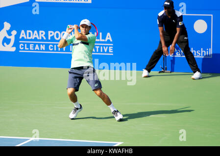 Pune, Indien. 1. Januar 2018. Radu Albot der Republik Moldau in Aktion in der ersten Runde von Tata Open Maharashtra am Mahalunge Balewadi Tennis Stadium in Pune, Indien. Credit: karunesh Johri/Alamy Leben Nachrichten. Stockfoto