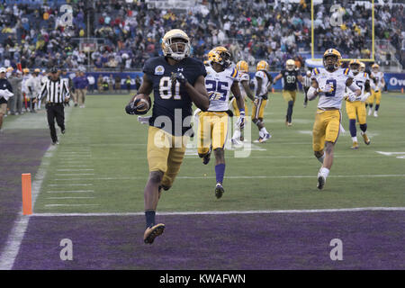 Orlando, Florida, USA. 1. Januar, 2018. Notre Dame MEILEN BOYKIN (81) Ergebnis der gewinnenden Touchdown der Florida Citrus Bowl im Camping Welt Stadion. Credit: Jerome Hicks/ZUMA Draht/Alamy leben Nachrichten Stockfoto