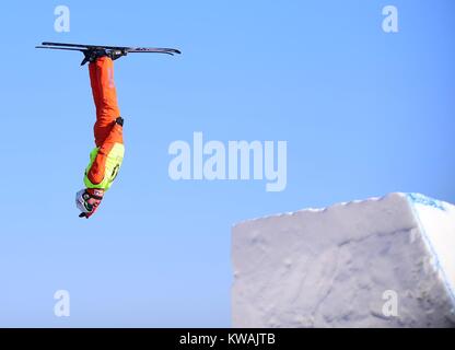 Shenyang, Shenyang, China. 2 Jan, 2018. Shenyang, China - 2. Januar 2017: (redaktionelle Verwendung. CHINA). Die Nationale Ski Contest in Shenyang, Provinz Liaoning im Nordosten Chinas, Januar 2nd, 2017. Credit: SIPA Asien/ZUMA Draht/Alamy leben Nachrichten Stockfoto